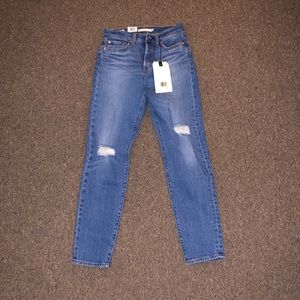 NWT Levi’s wedgie fit jeans